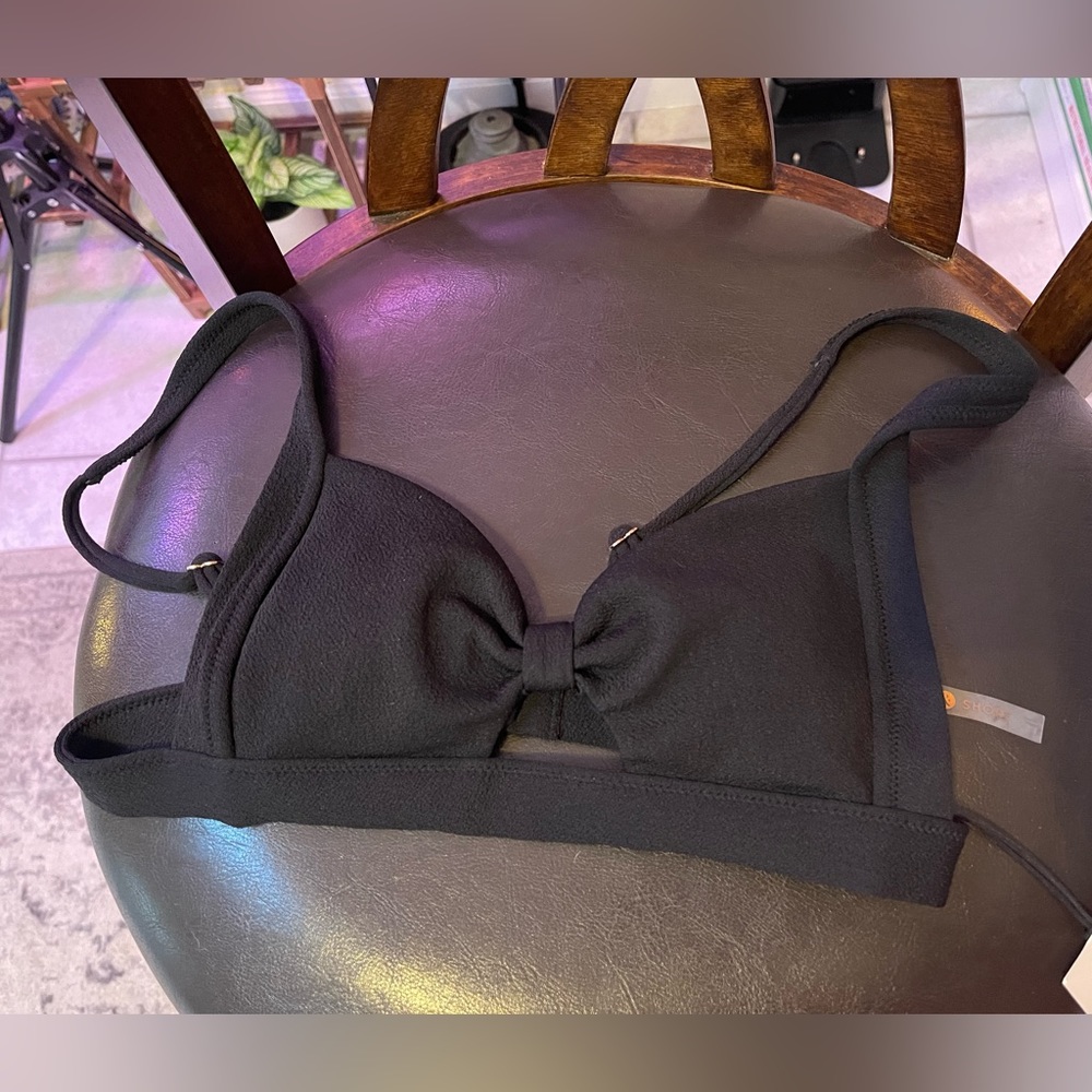 Black bikini top